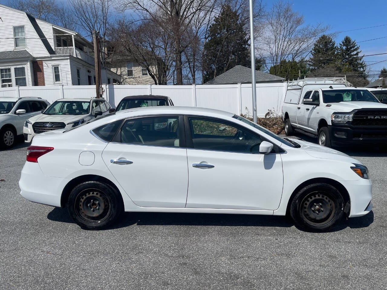 Used 2017 Nissan Sentra S image 5