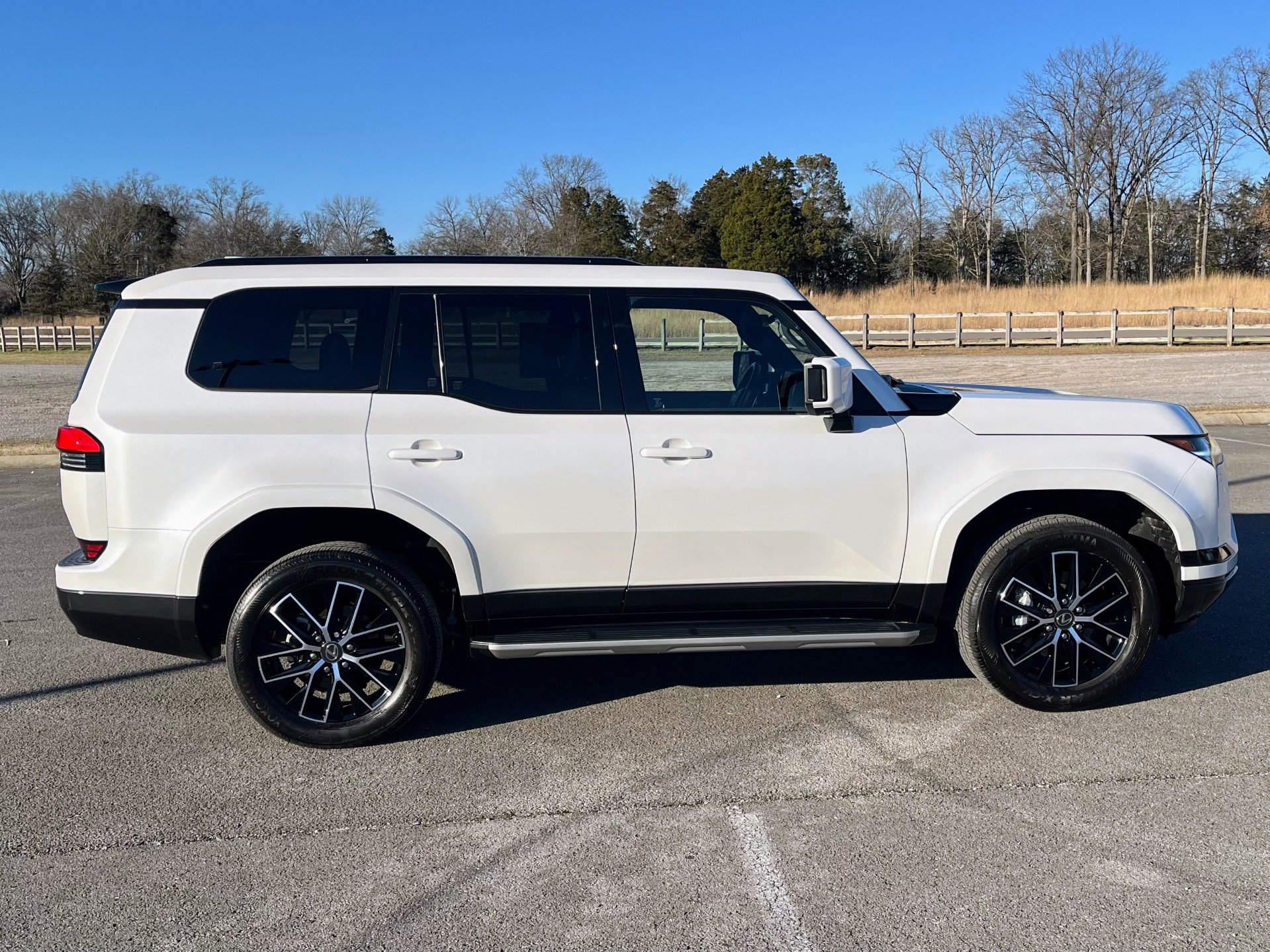 Used 2024 Lexus GX 550 w/ Accessory Package (Z1) image 7