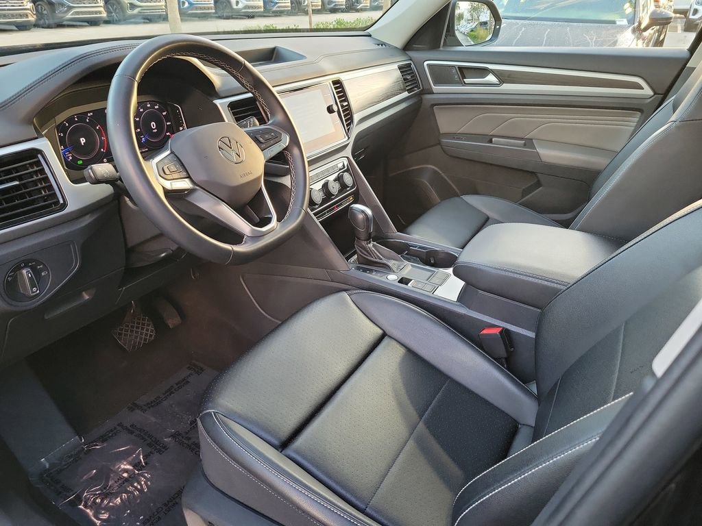 Used 2023 Volkswagen Atlas SE w/ Panoramic Sunroof Package image 13