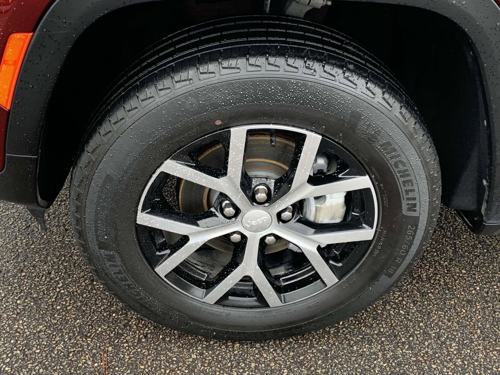 Used 2023 Jeep Grand Cherokee Limited image 12