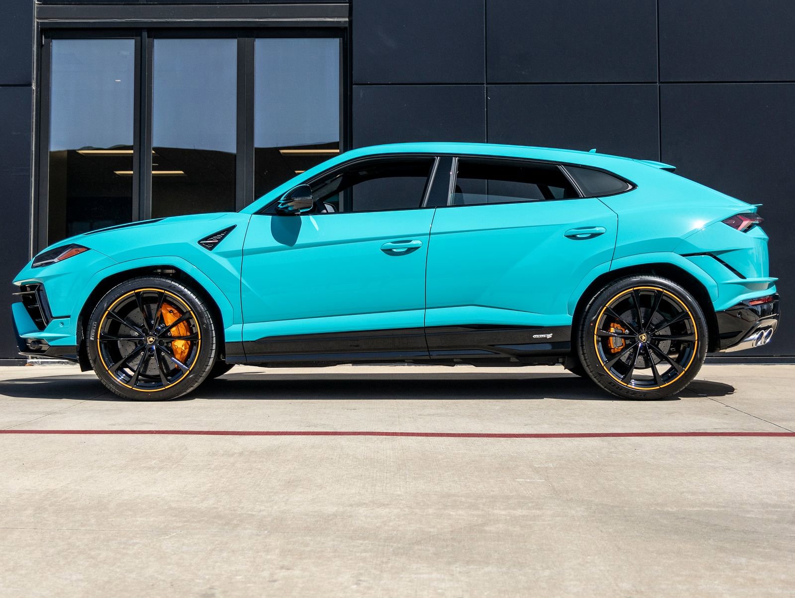Used 2024 Lamborghini Urus S AWD/4WD image 9