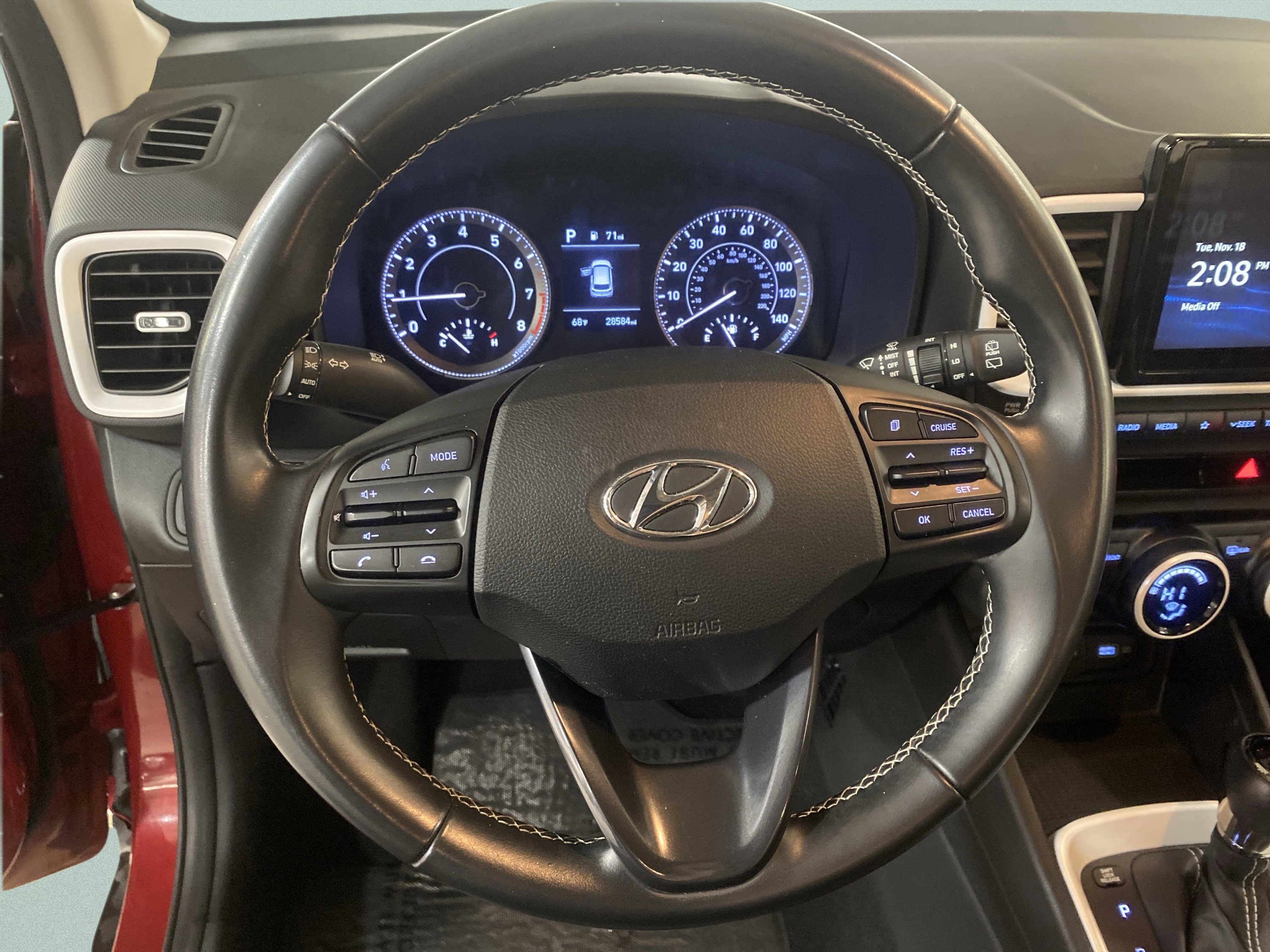 Used 2022 Hyundai Venue Limited image 17