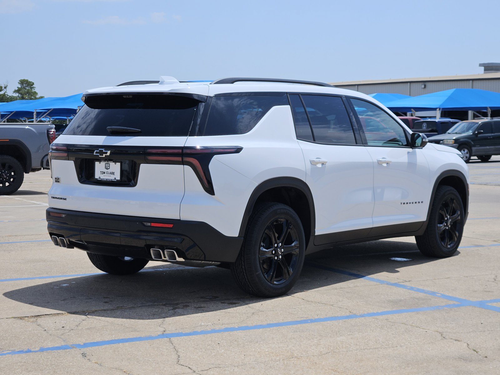 New 2027 Chevrolet Traverse LT w/ Midnight/Sport Edition FWD image 4