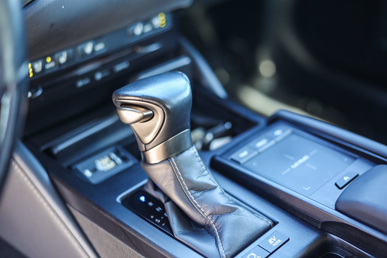 Used 2020 Lexus ES 300h w/ Premium Package FWD image 21