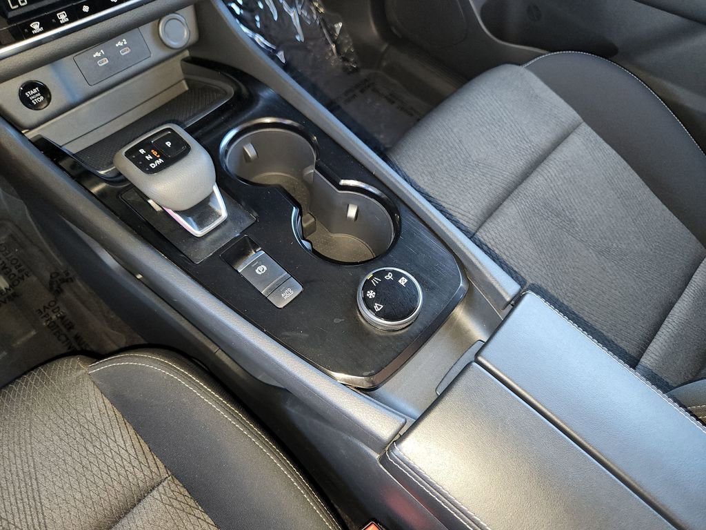Used 2025 Nissan Rogue SV image 21