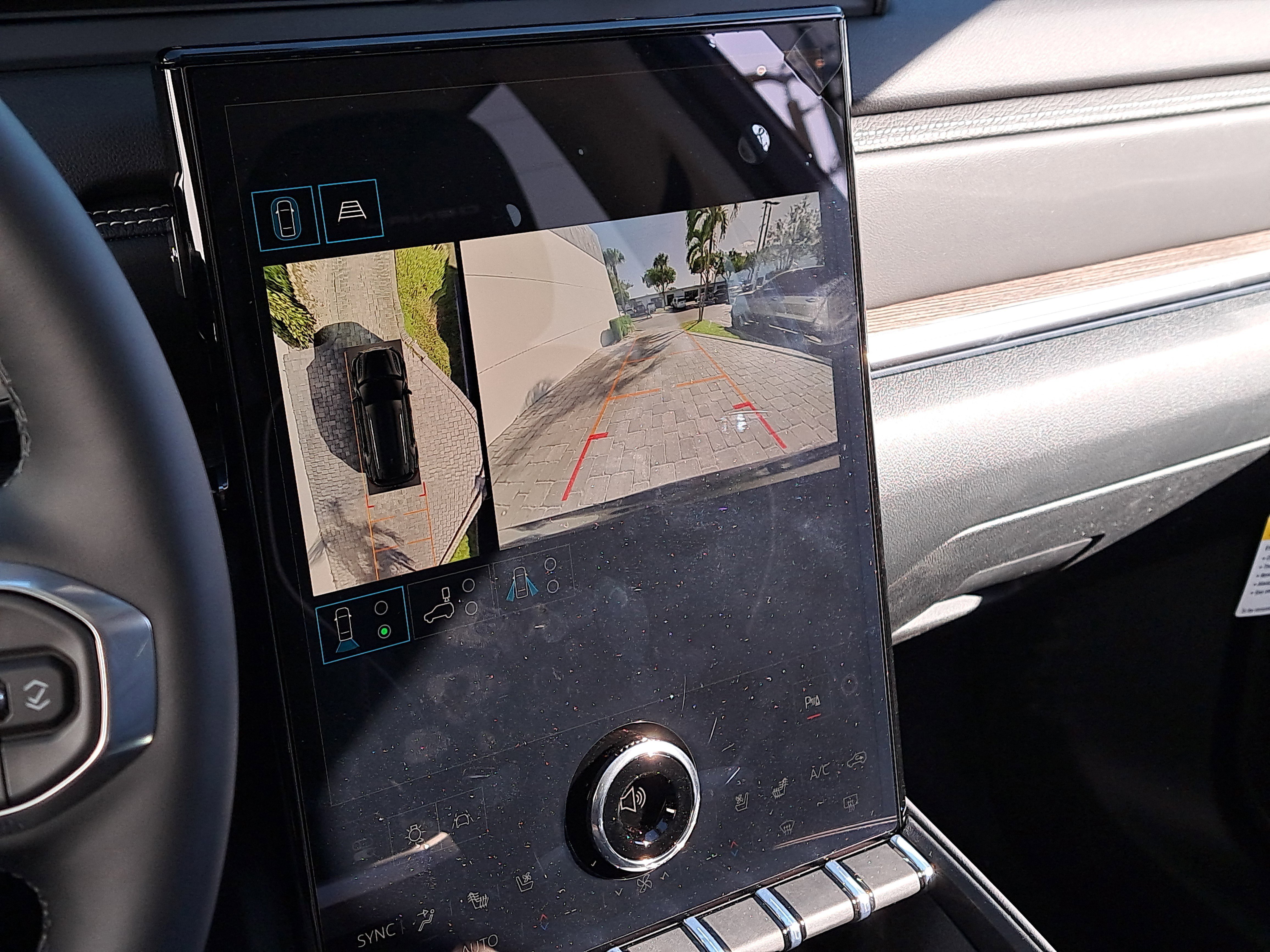 New 2026 GMC Terrain Denali w/ LPO, Black Badging Package image 31