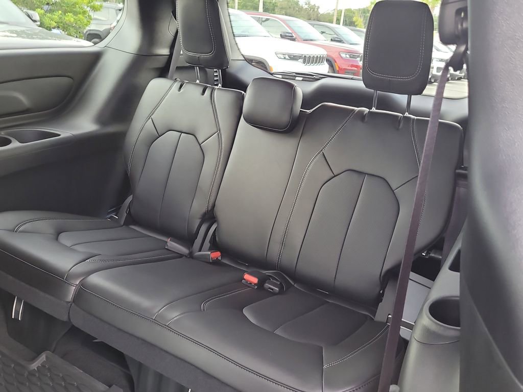 New 2026 Chrysler Voyager LX image 13