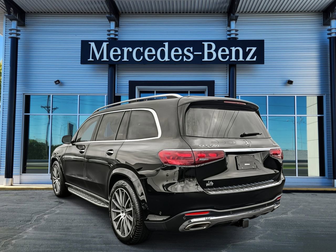 New 2026 Mercedes-Benz GLS 580 4MATIC image 4