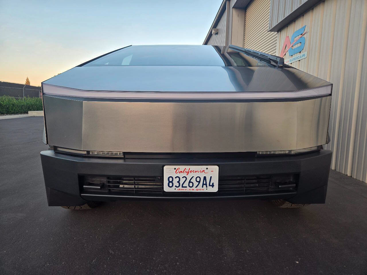 Used 2024 Tesla Cybertruck AWD Crew Cab image 15