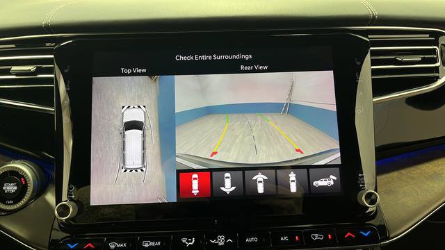 Used 2023 Jeep Grand Wagoneer 4WD w/ Flexible Seating Group image 13