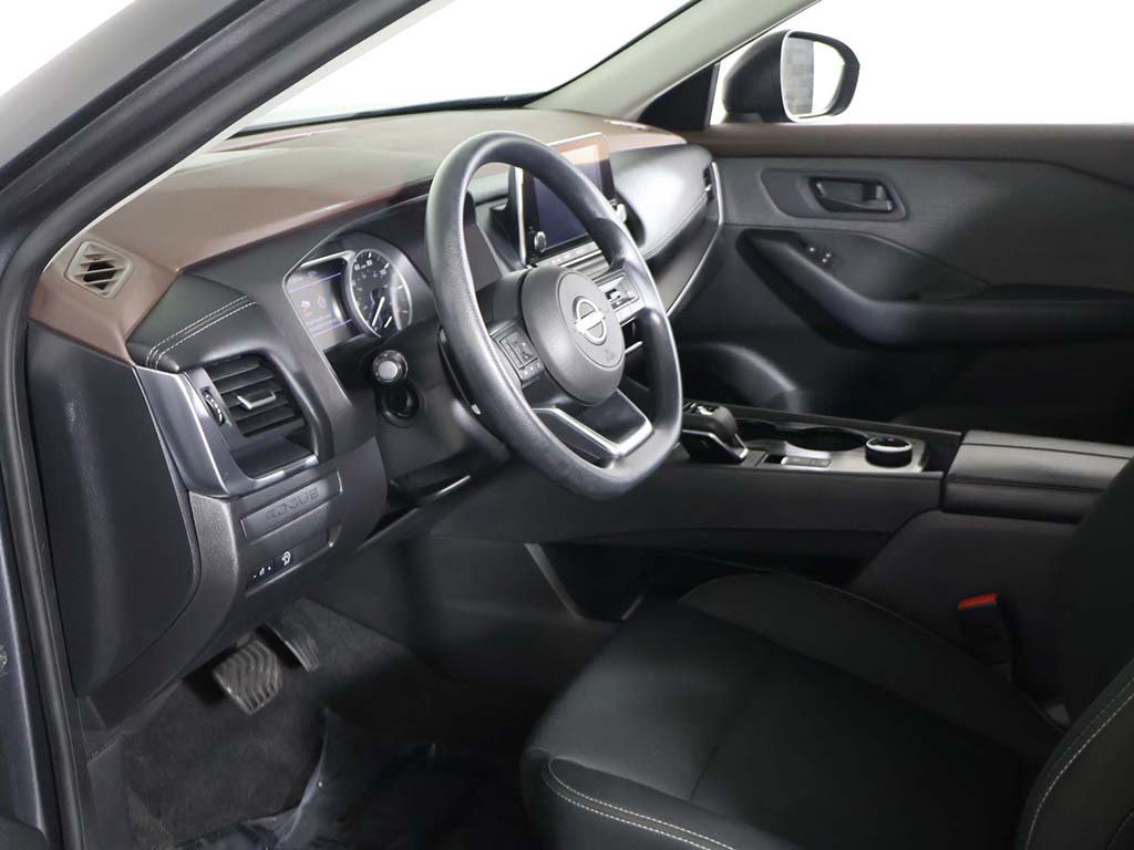 Used 2023 Nissan Rogue S AWD/4WD image 19