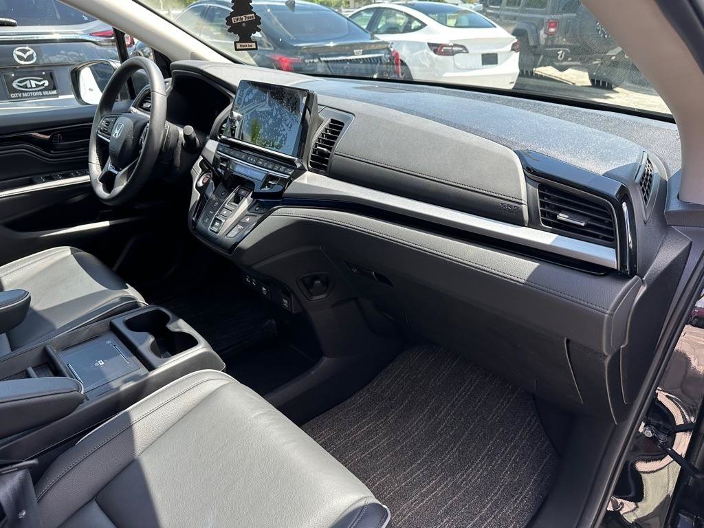 Used 2025 Honda Odyssey Touring image 25