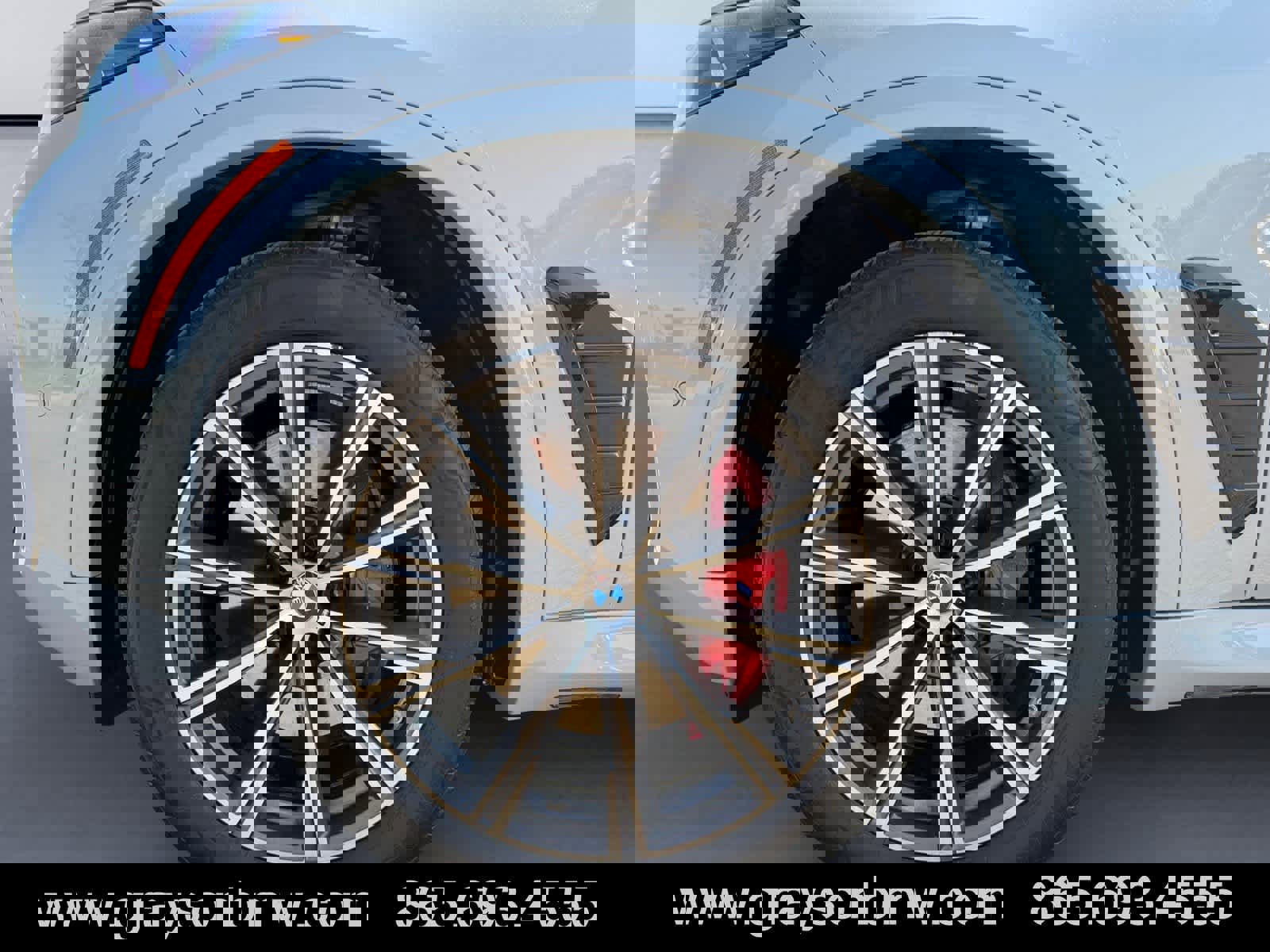 Used 2024 BMW X5 xDrive40i w/ M Sport Package image 9