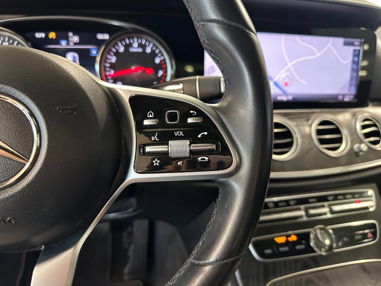 Used 2020 Mercedes-Benz E 350 Sedan image 17