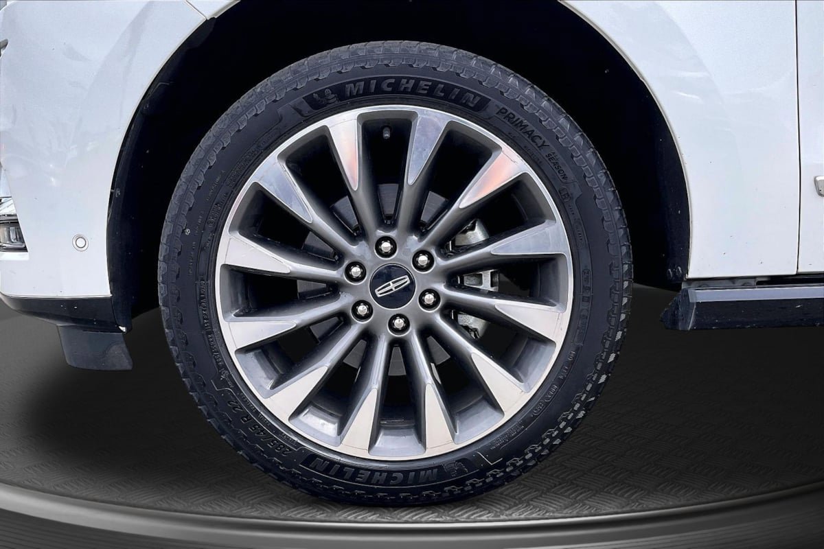 Used 2020 Lincoln Navigator Reserve image 9