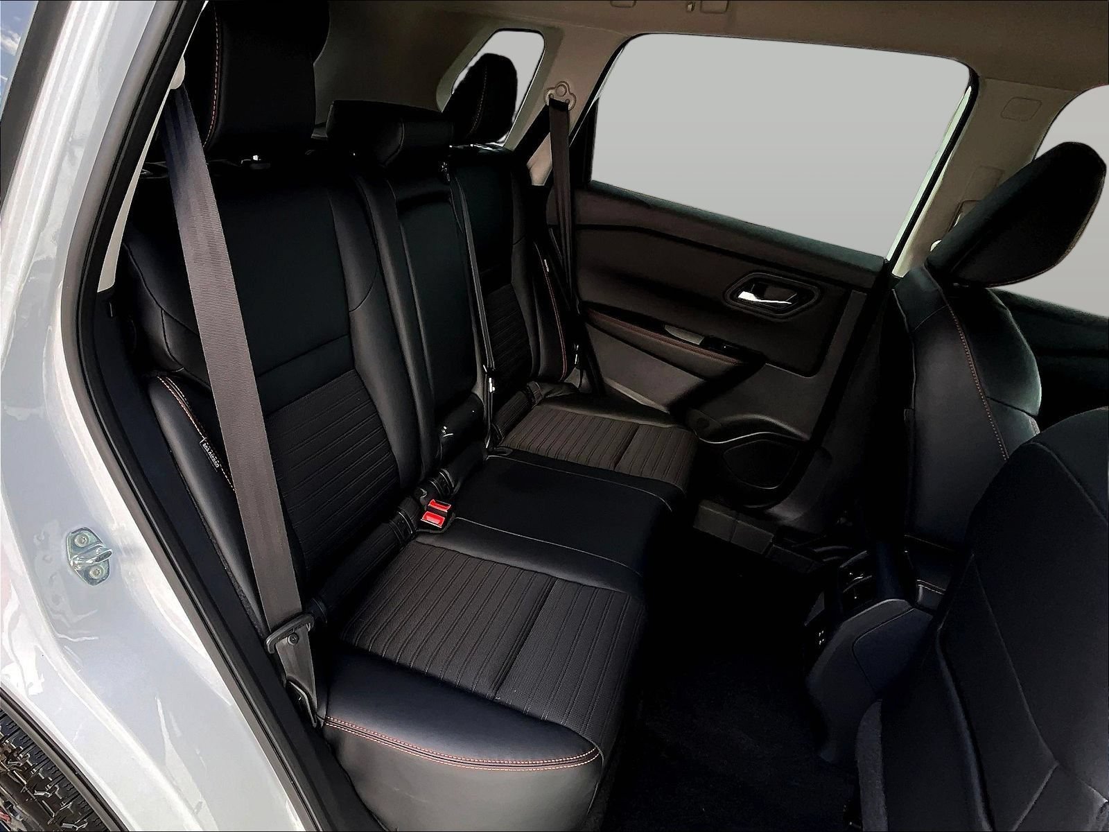 Used 2025 Nissan Rogue SV AWD/4WD image 27