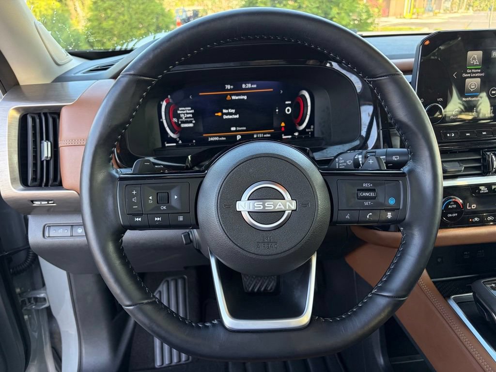 Certified 2025 Nissan Pathfinder Platinum FWD image 17