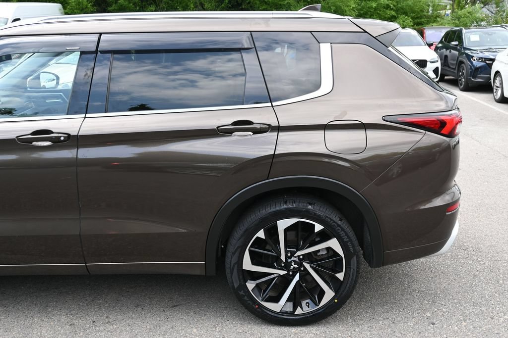 Used 2024 Mitsubishi Outlander SEL Black Edition AWD/4WD image 8