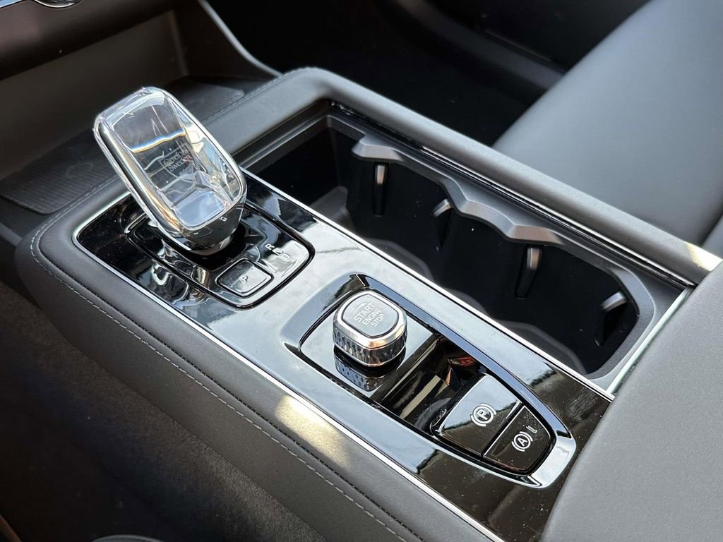 New 2026 Volvo XC90 T8 Plus w/ Protection Package Premier image 6