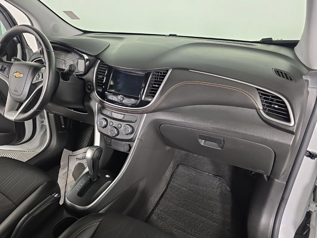 Used 2019 Chevrolet Trax LT w/ LT Convenience Package image 34