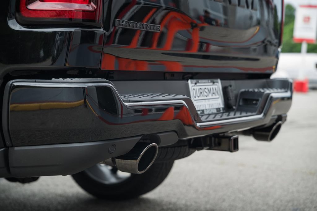New 2026 RAM 1500 Laramie AWD/4WD image 7