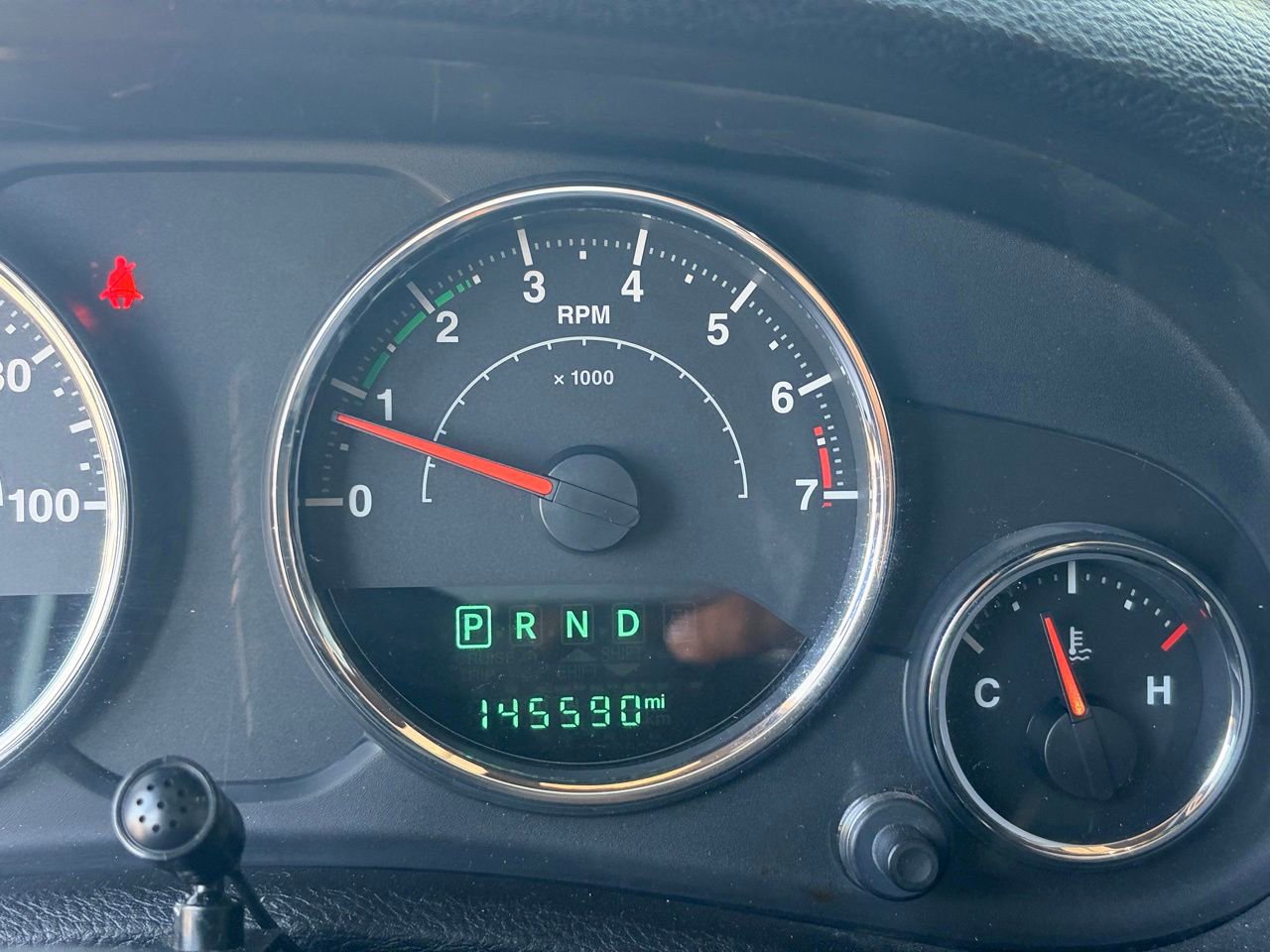 Used 2015 Jeep Wrangler Unlimited Sahara w/ Connectivity Group AWD/4WD image 29