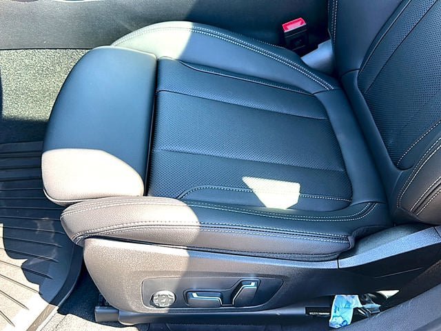 New 2026 BMW 330i Sedan w/ M Sport Package RWD image 42