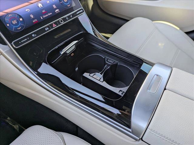 Used 2024 Mercedes-Benz C 300 Sedan image 12