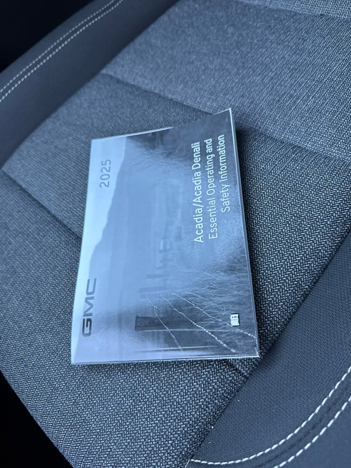 Used 2025 GMC Acadia Elevation image 32