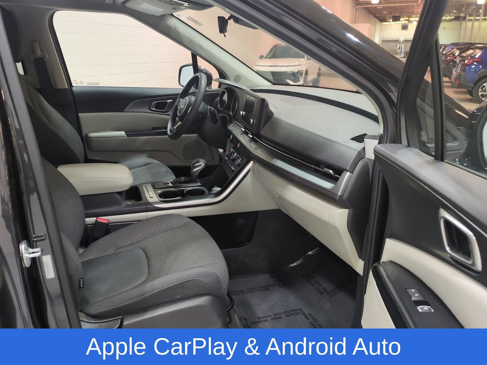 Certified 2024 Kia Carnival LX FWD image 9