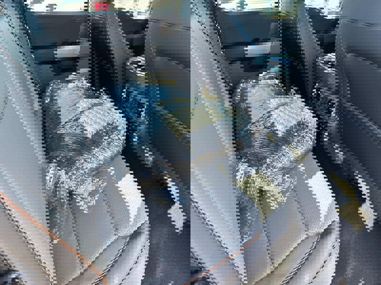 New 2025 Ford F150 Lariat w/ Equipment Group 502A High image 48