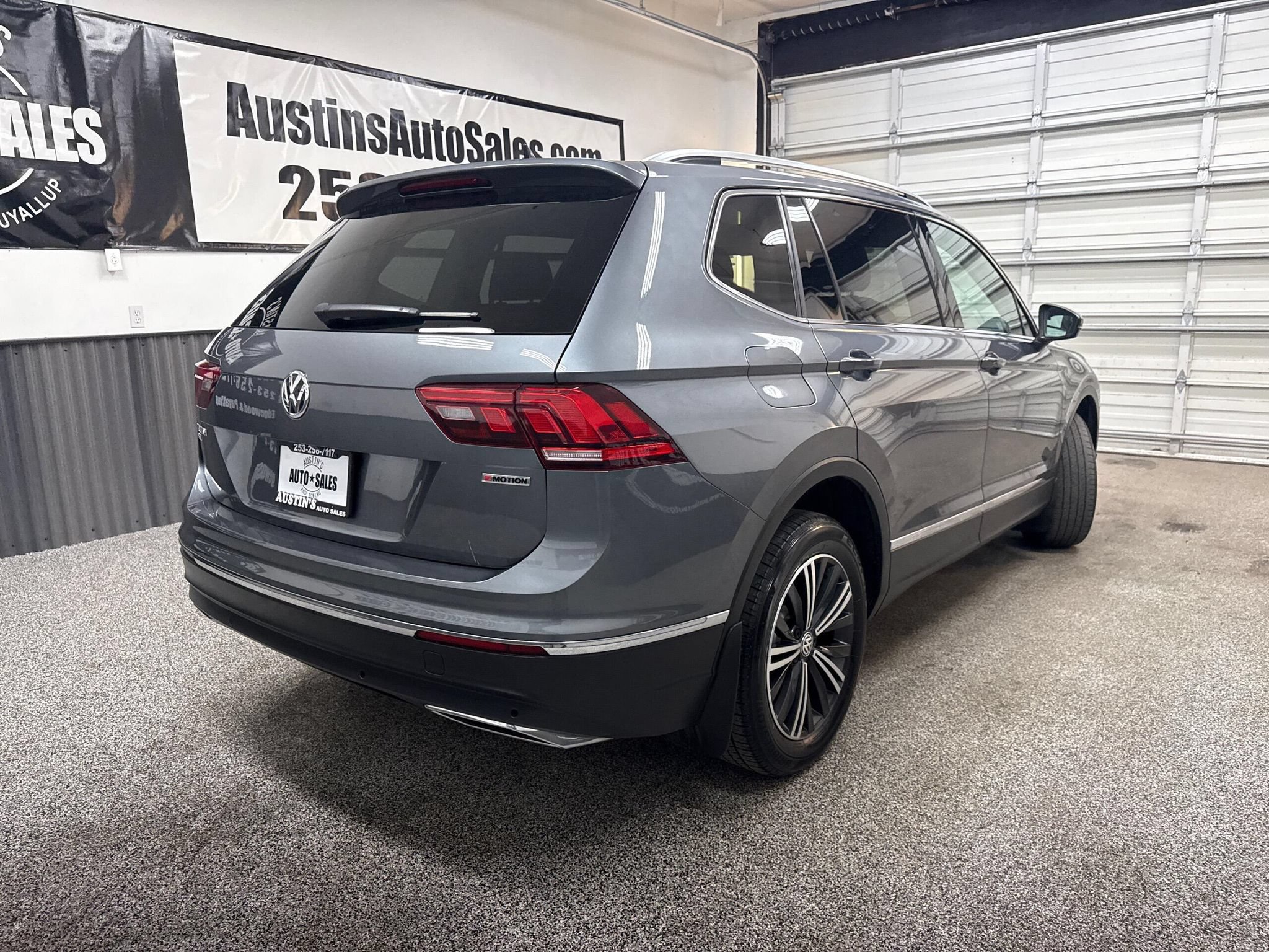 Used 2019 Volkswagen Tiguan SEL AWD/4WD image 3