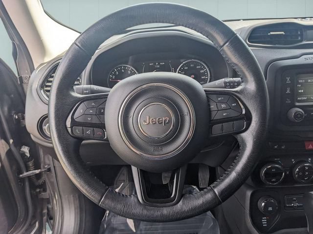 Used 2016 Jeep Renegade Latitude AWD/4WD image 18