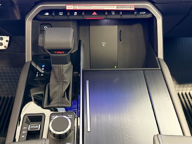 Certified 2025 Toyota Tundra Platinum w/ TRD Off-Road Package AWD/4WD image 15