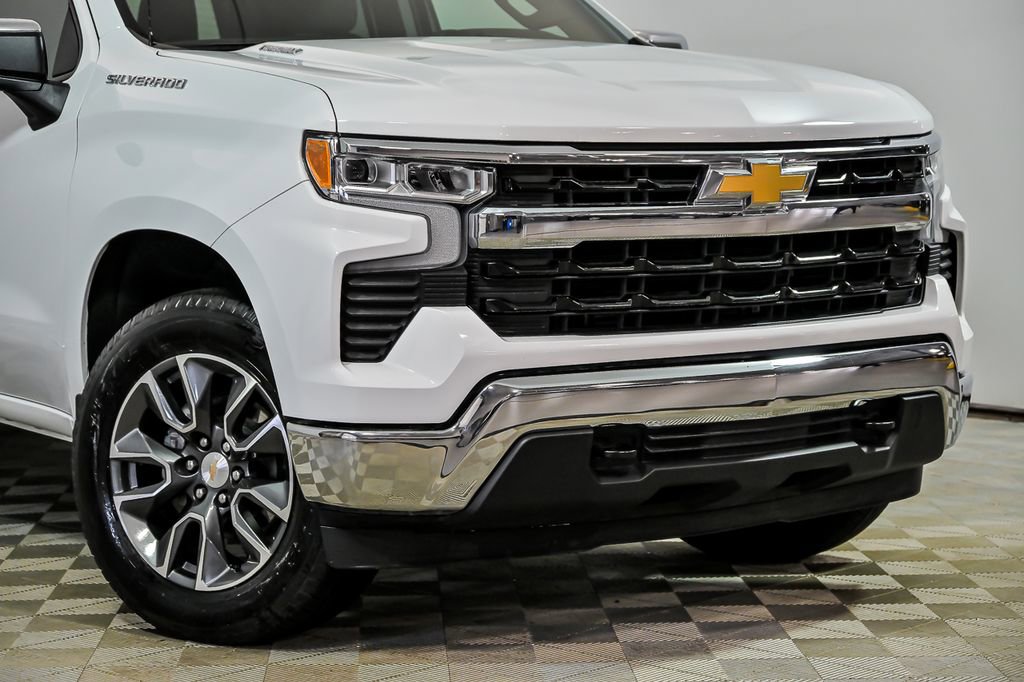 Used 2025 Chevrolet Silverado 1500 LT image 2