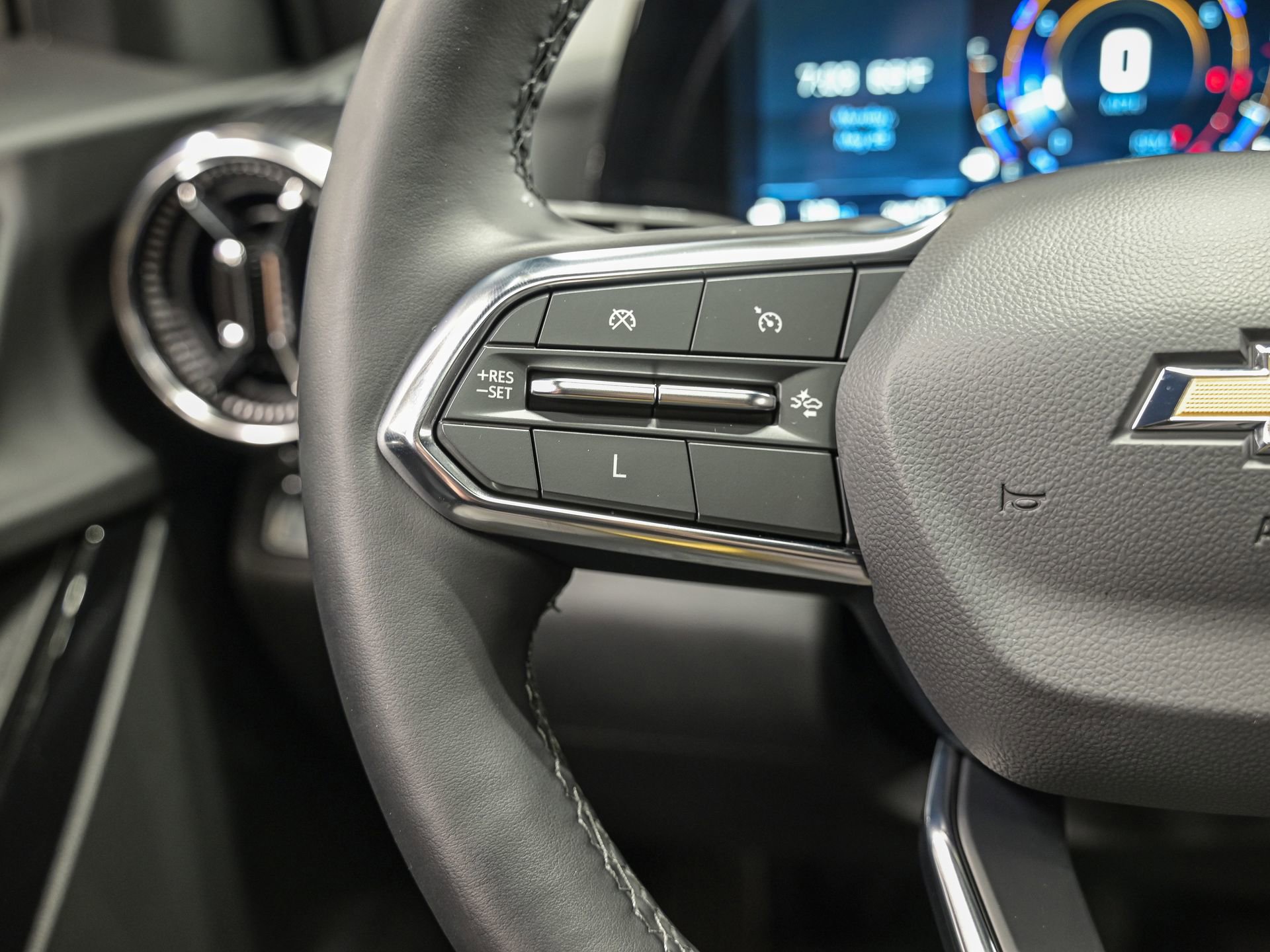 Used 2025 Chevrolet Equinox LT w/ Safety and Technology Package AWD/4WD image 18