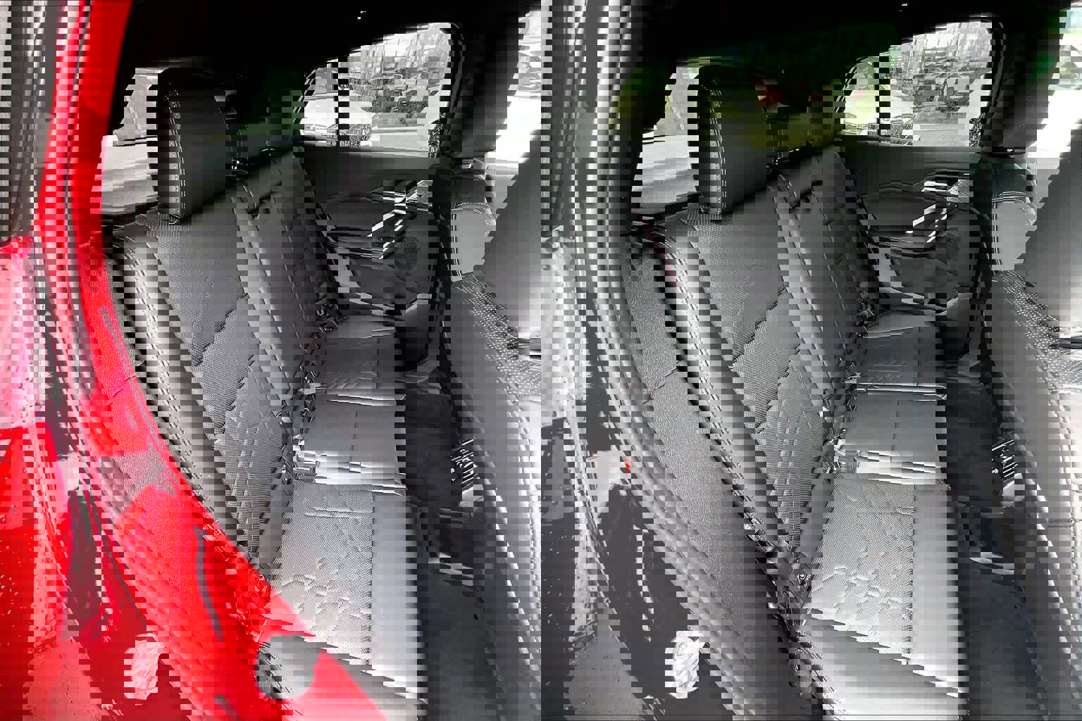 Certified 2025 BMW X2 xDrive28i w/ Premium Package image 21