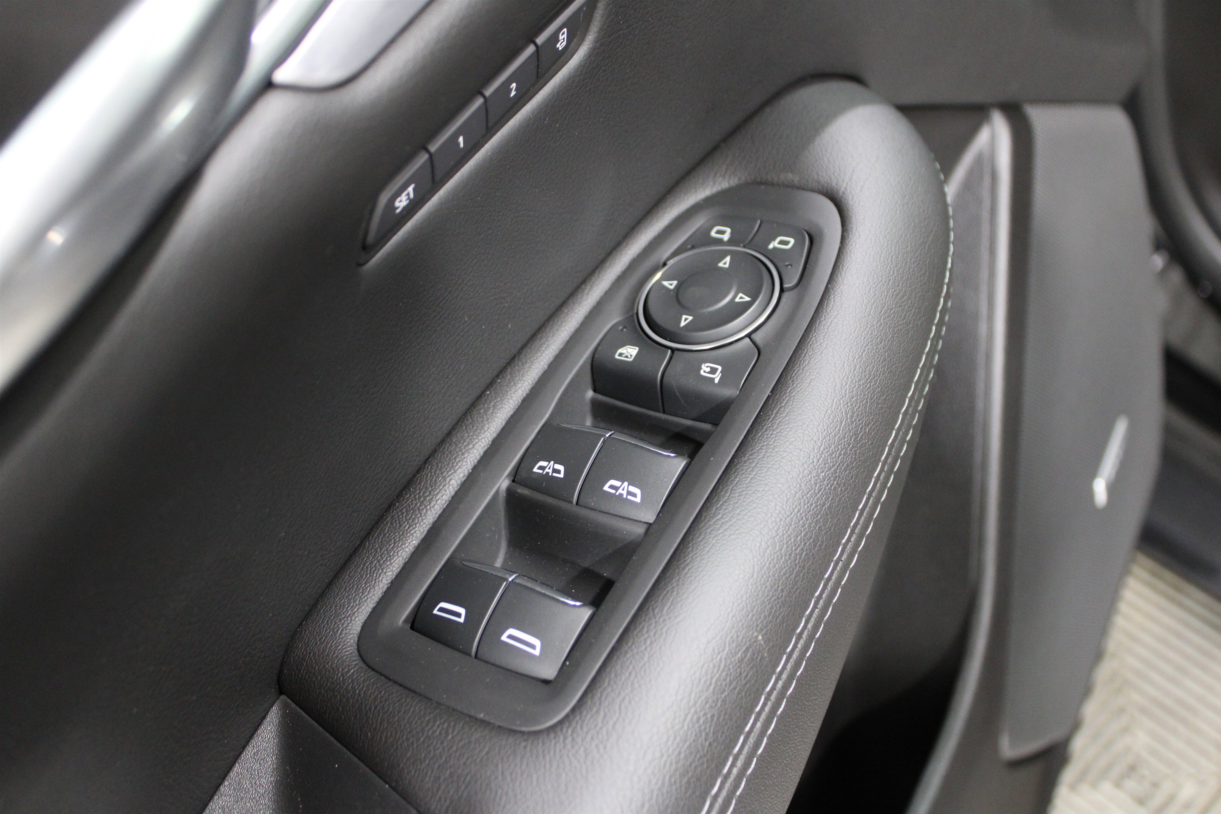 Used 2022 Cadillac XT5 Premium Luxury w/ LPO, Floor Liner Package image 7