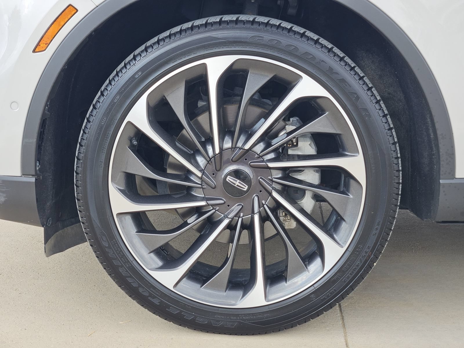 Used 2024 Lincoln Aviator Reserve w/ Equipment Group 201A RWD image 12