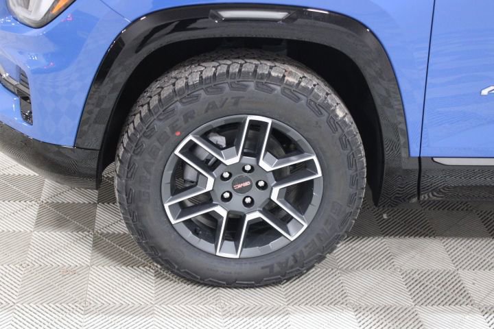New 2026 GMC Terrain AT4 w/ Convenience Package III image 39