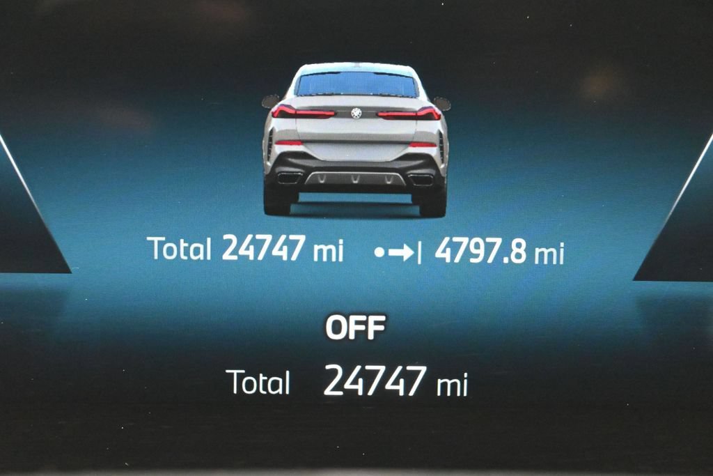 Used 2026 BMW X6 xDrive40i AWD/4WD image 38
