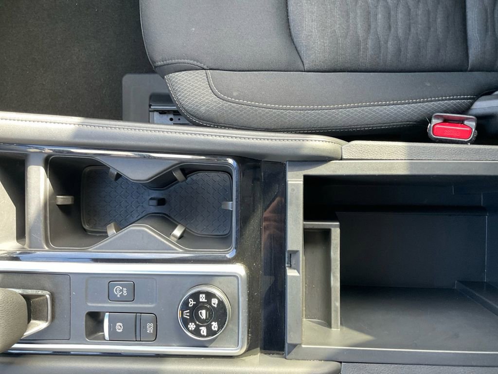 Used 2024 Nissan Pathfinder SV image 23