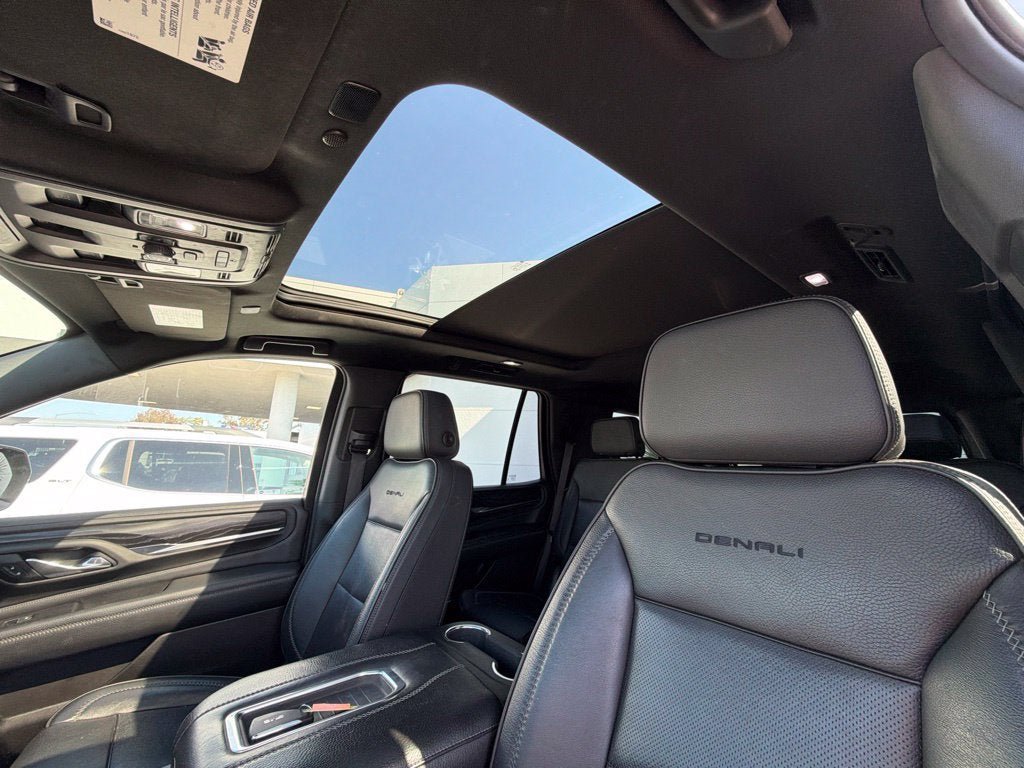 Used 2021 GMC Yukon Denali w/ Denali Premium Package AWD/4WD image 18
