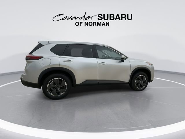 Used 2024 Nissan Rogue SV AWD/4WD image 9