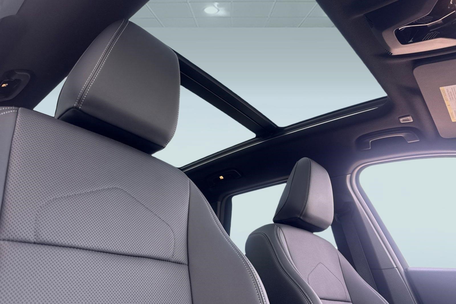 Used 2025 BMW X1 xDrive28i w/ Convenience Package image 15