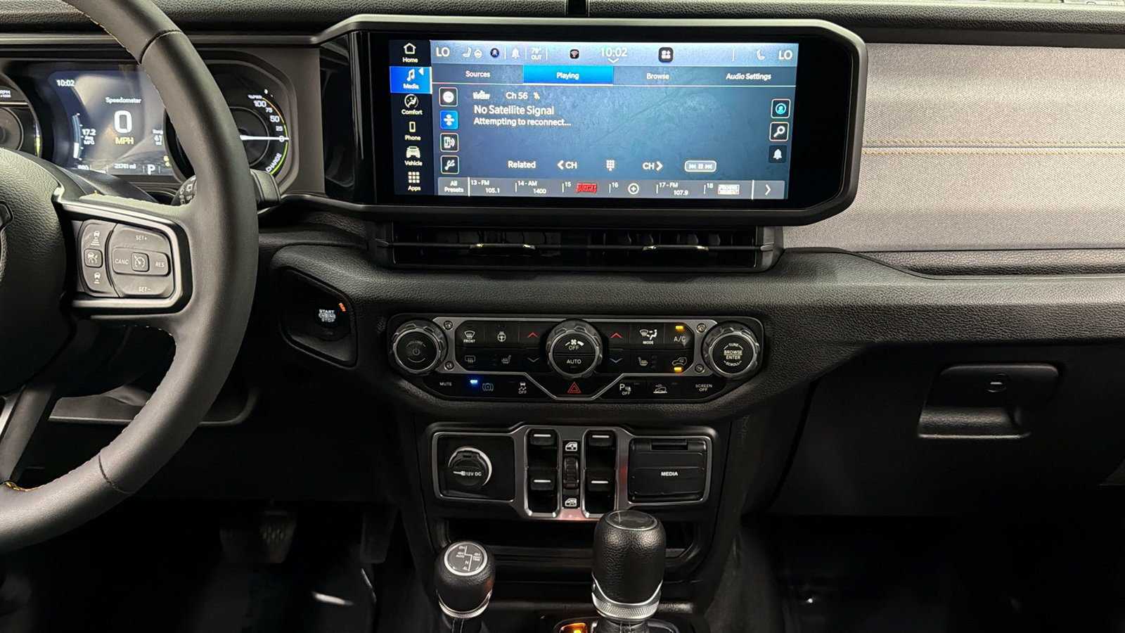 Used 2024 Jeep Wrangler Unlimited w/ Convenience Group AWD/4WD image 20