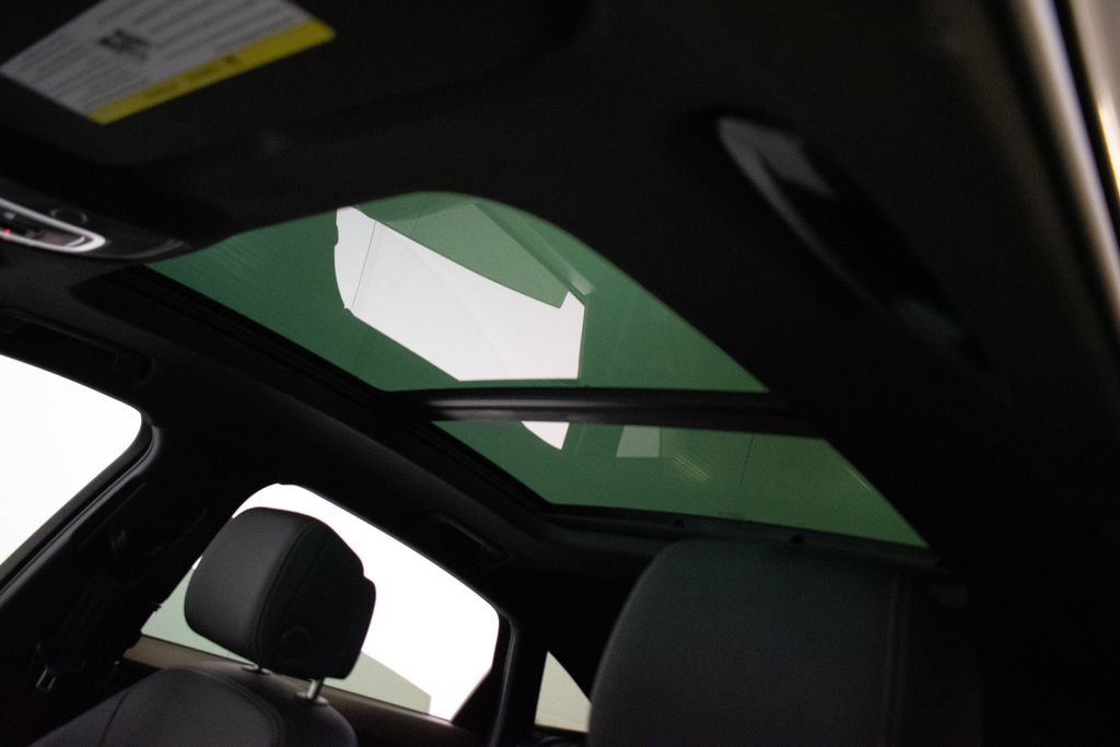 Used 2023 Audi e-tron Premium Plus w/ Premium Plus Package image 22