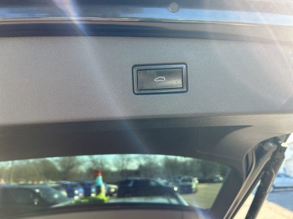 Used 2021 Volkswagen Tiguan SEL image 21