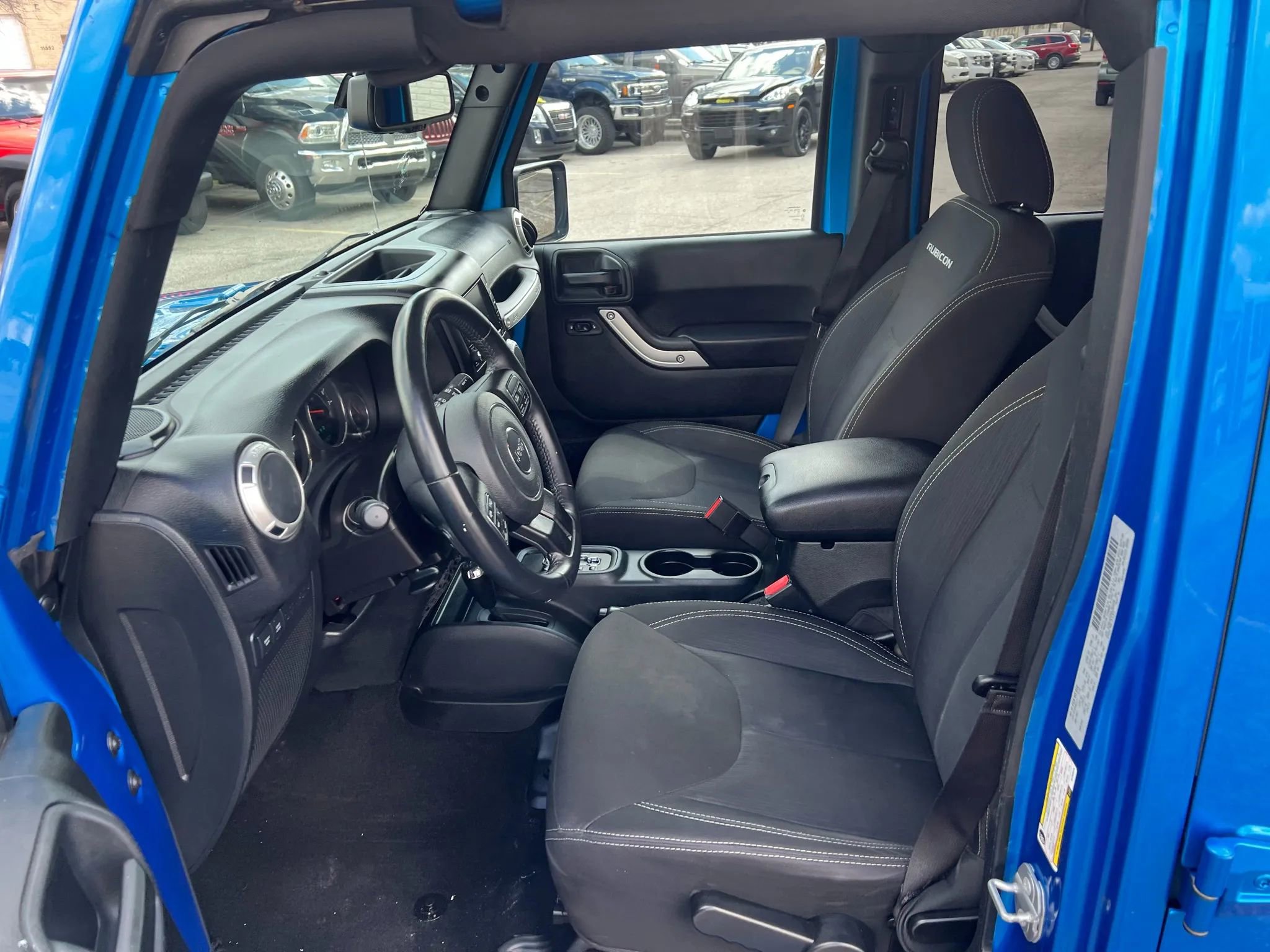 Used 2016 Jeep Wrangler Unlimited Rubicon w/ Connectivity Group image 15