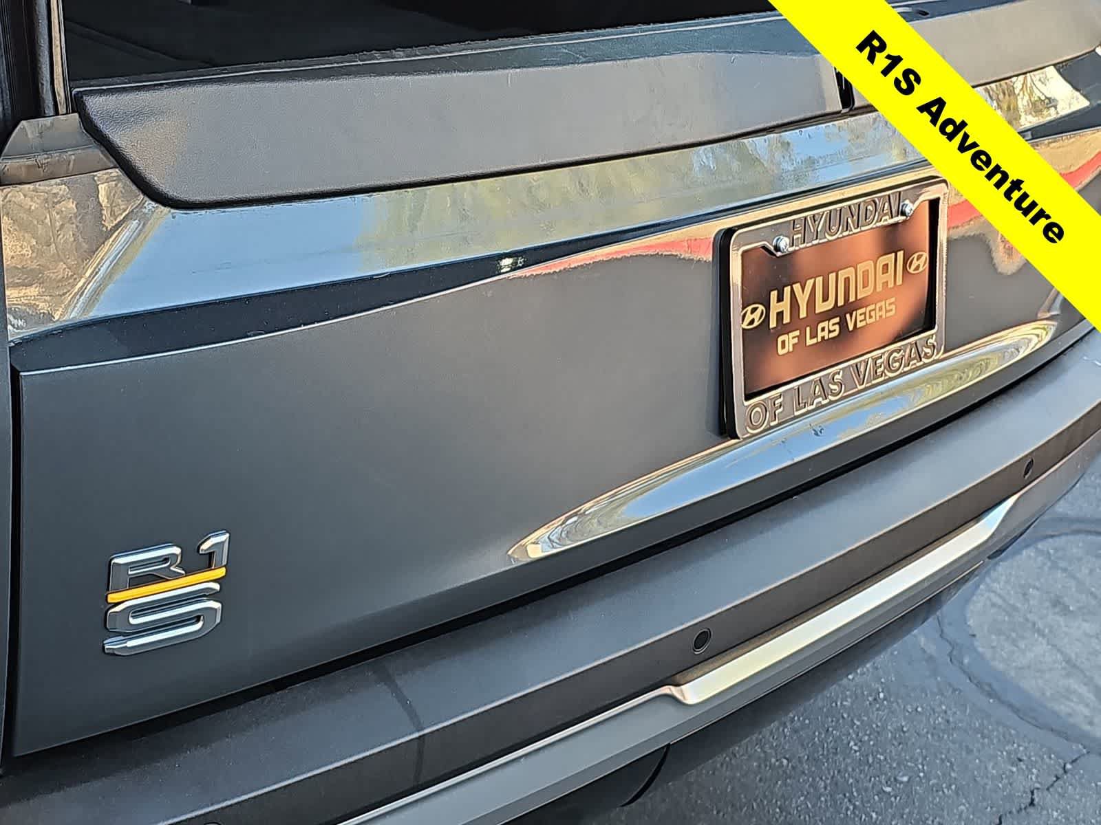 Used 2024 Rivian R1S Adventure AWD/4WD image 11
